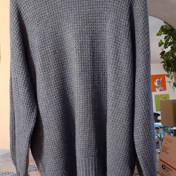 Sweater - Picture 2 of 9